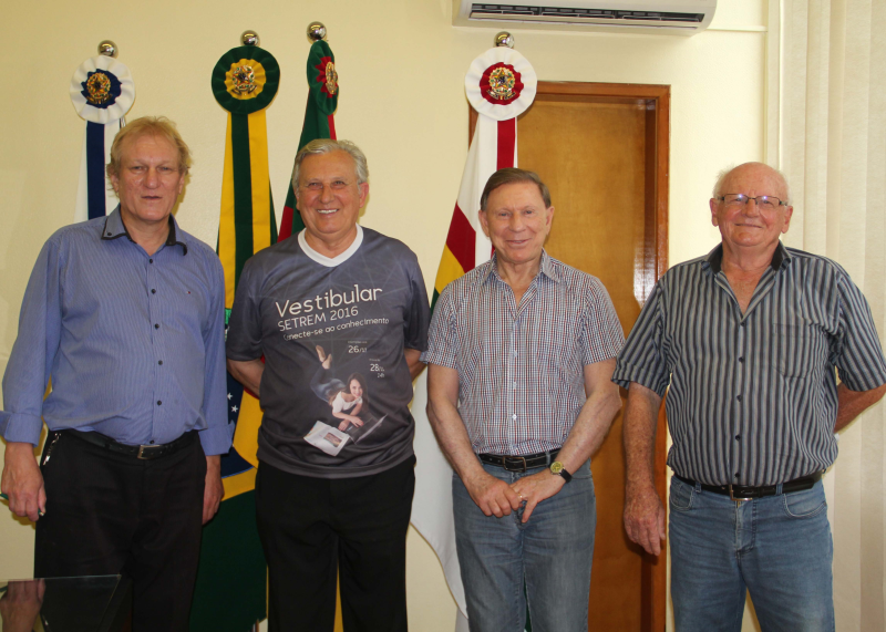 EXECUTIVO RECEBE EMPRESÁRIOS